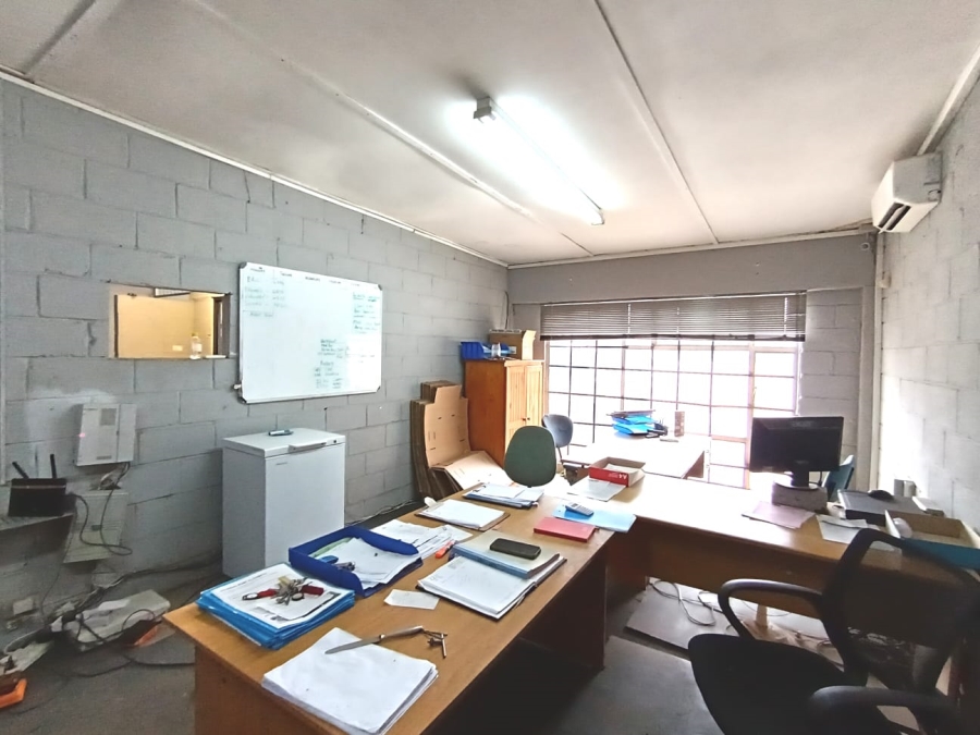 To Let Commercial Property for Rent in Cotswold Eastern Cape